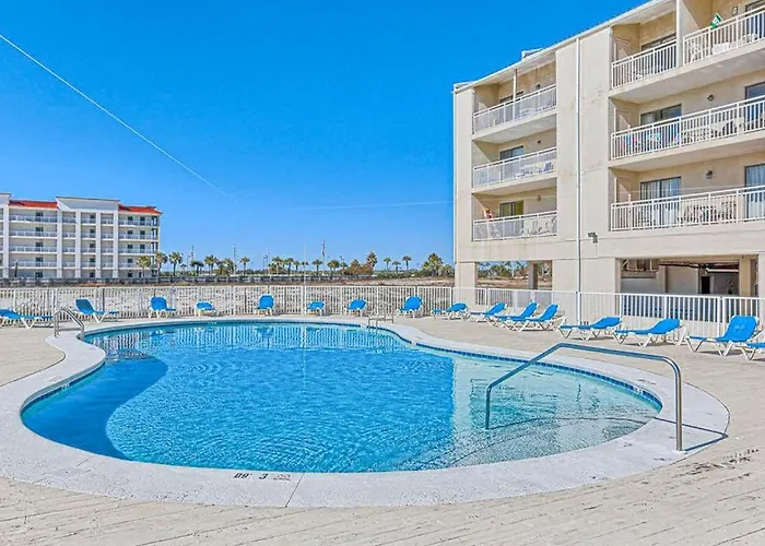 Beautiful In Gulf-front With Shared Pool Free Wifi & Ac Apartment