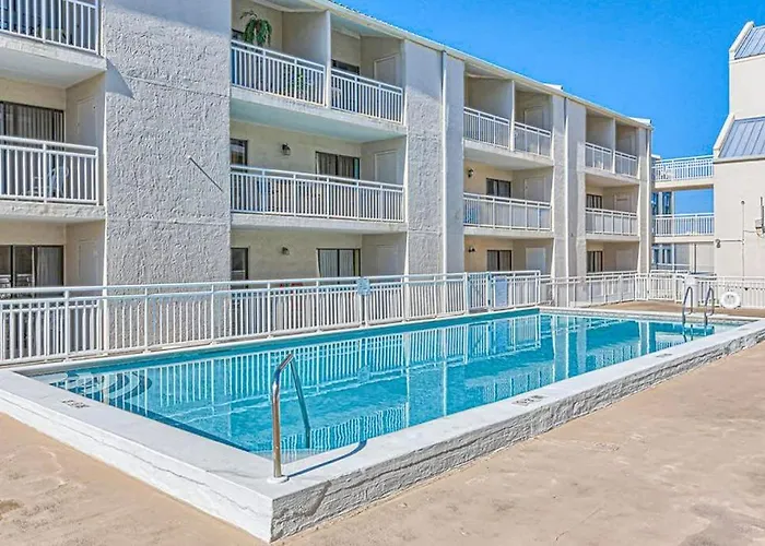 Beautiful In Gulf-front With Shared Pool Free Wifi & Ac * Gulf Shores